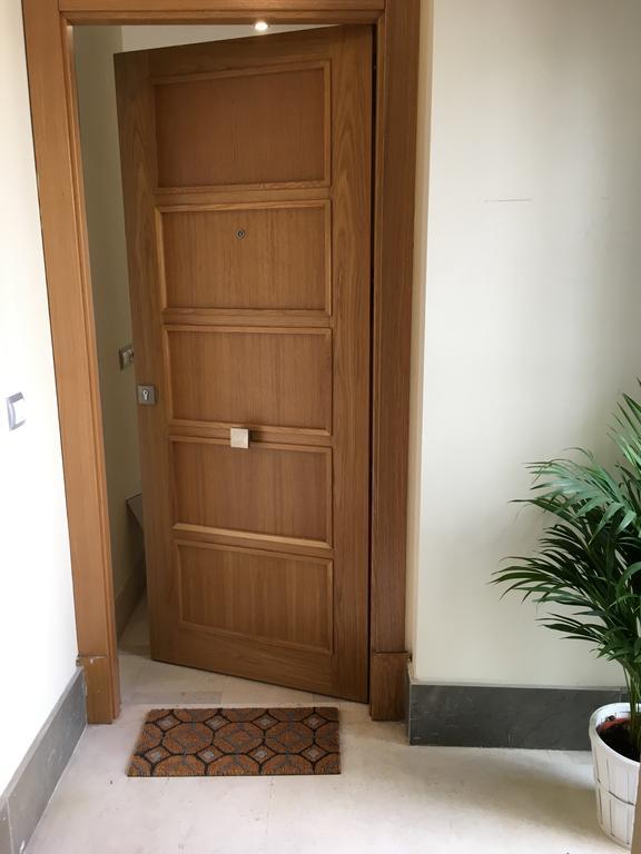 1E Azofaifo St Apartment Sevilha Exterior foto